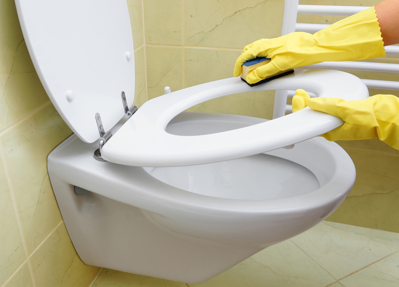 7 solutions naturelles pour blanchir votre abattant WC jauni